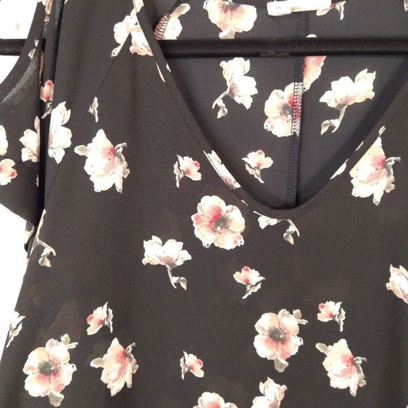 Sienna Sky Floral Black and Pink Cut Out Blouse XS - Picture 3 of 6